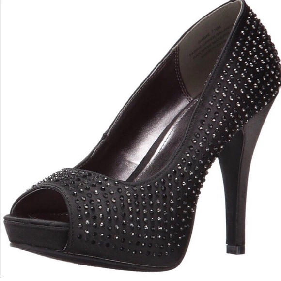 Rampage Gimme Platf Peep Toe Pumps - Picture 2 of 6